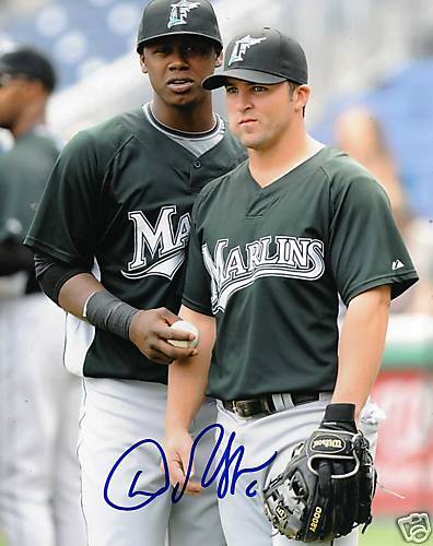 DAN UGGLA FLORIDA MARLINS SIGNED 8X10 PICTURE