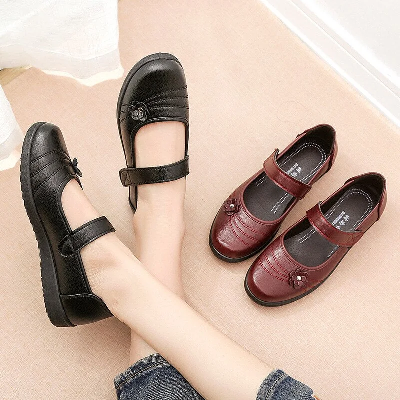 New Flat Shoes Casual Women Loafers Soft Leather Women's Moccasins Shallow Boat Shoes Fashion Velcro Female Shoes Zapatos Mujer