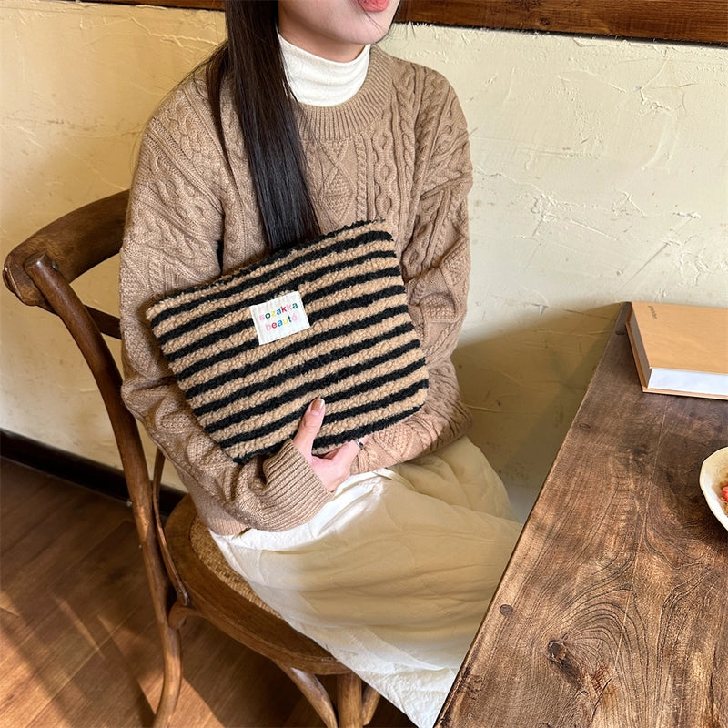 4123 Style Winter Plush Cosmetic Bag Color Polka Dot Large Capacity Travel Skin Care Cosmetics Storage Bag For Women