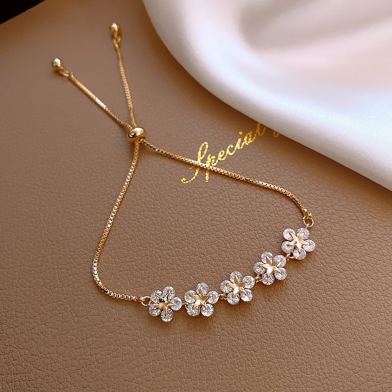 Adjustable Flower Zircon Bracelet Fashion and Luxury | IFYHOME