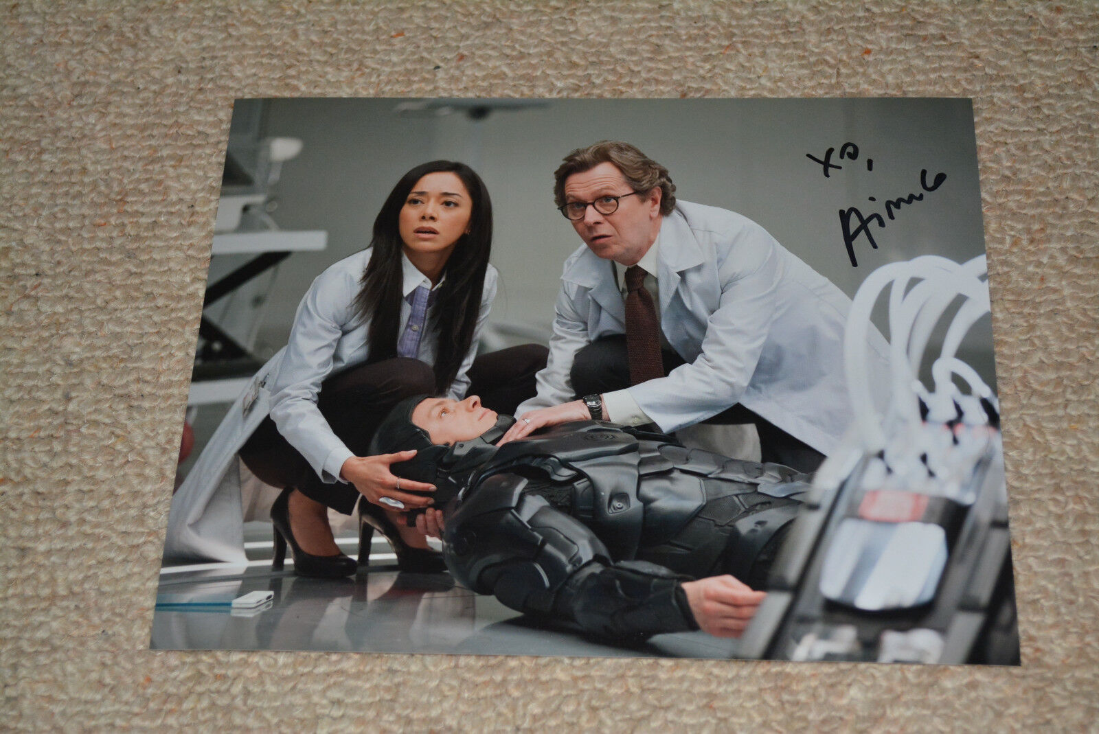 AIMEE GARCIA signed autograph In Person 8x10 (20x25 cm) ROBOCOP