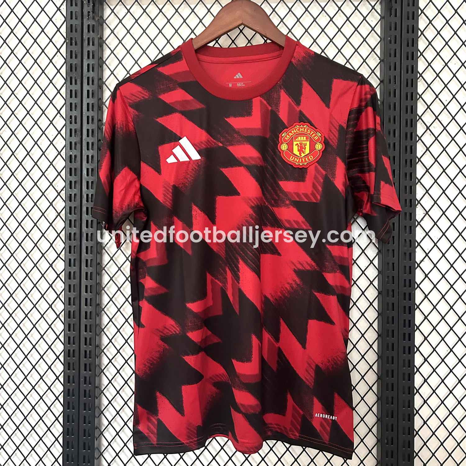 Manchester United 25-26 Red Pre-match Training Jersey - Fans Version