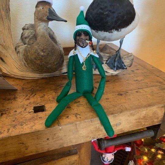 Snoop on a Stoop Elf Doll（Buy 2 Free Shipping）