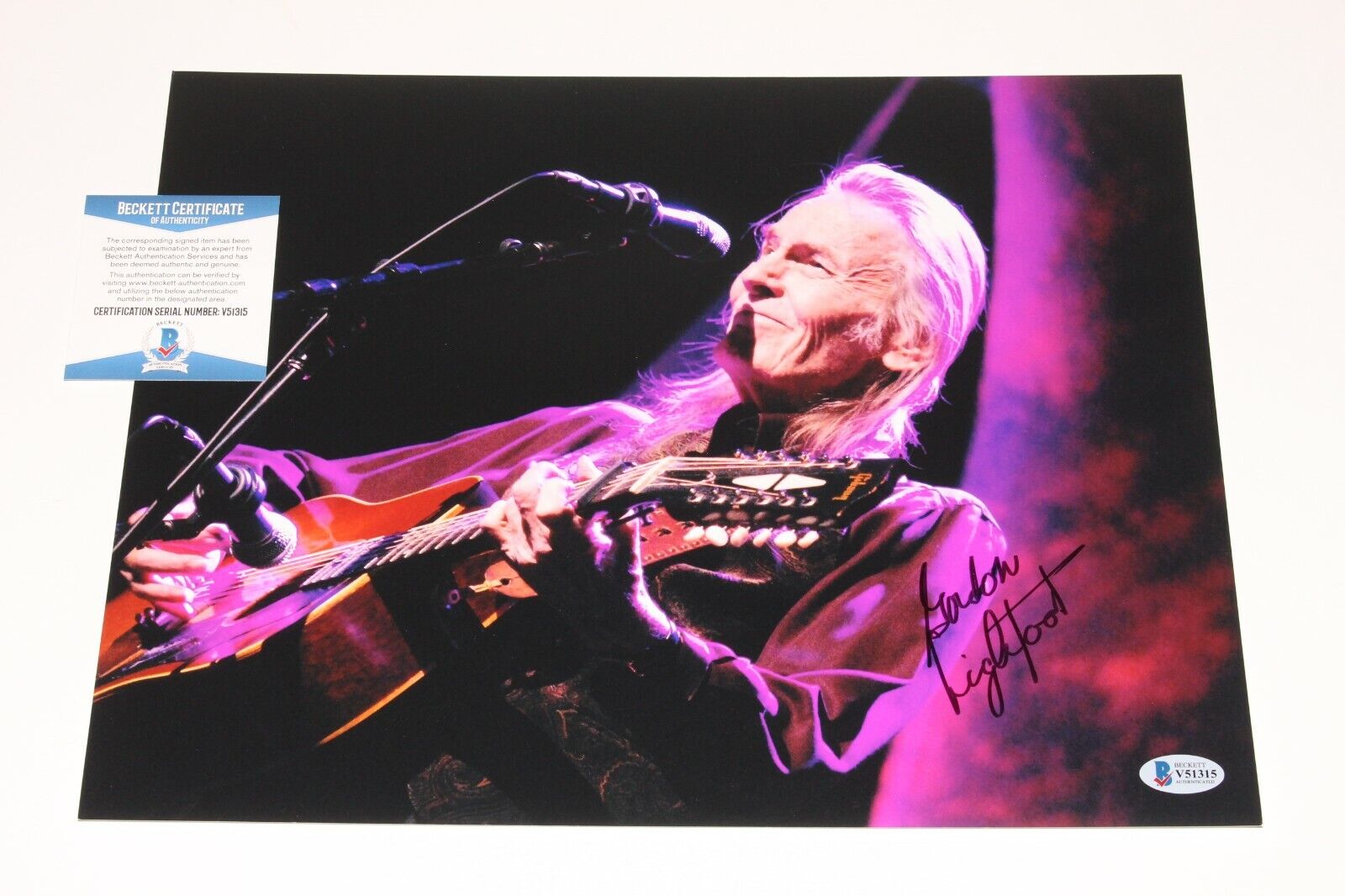 CANADIAN LEGEND GORDON LIGHTFOOT SIGNED 11X14 INCH Photo Poster painting BECKETT COA BAS SINGER