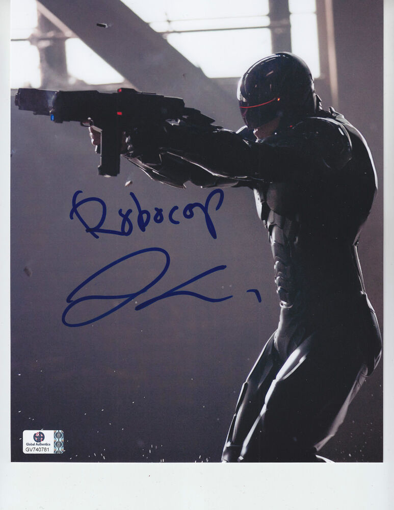 Joel Kinnaman - ROBOCOP  - signed 8x10 GAI