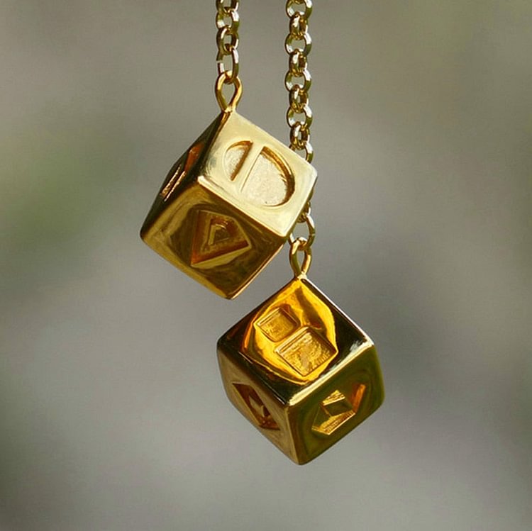 YOY-Solo Lucky Dice Prop Gold Color Smugglers Dice/Cube Charm