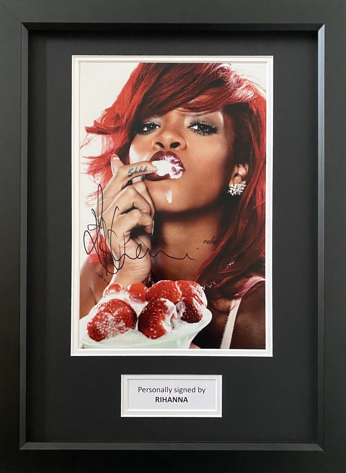 Rihanna Hand Signed Photo Poster painting In 16x12 Frame Display, Fenty, Ri Ri, See Proof