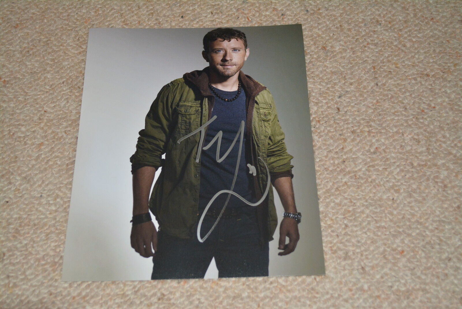 TJ THYNE signed autograph In Person 8x10 (20x25 cm) BONES