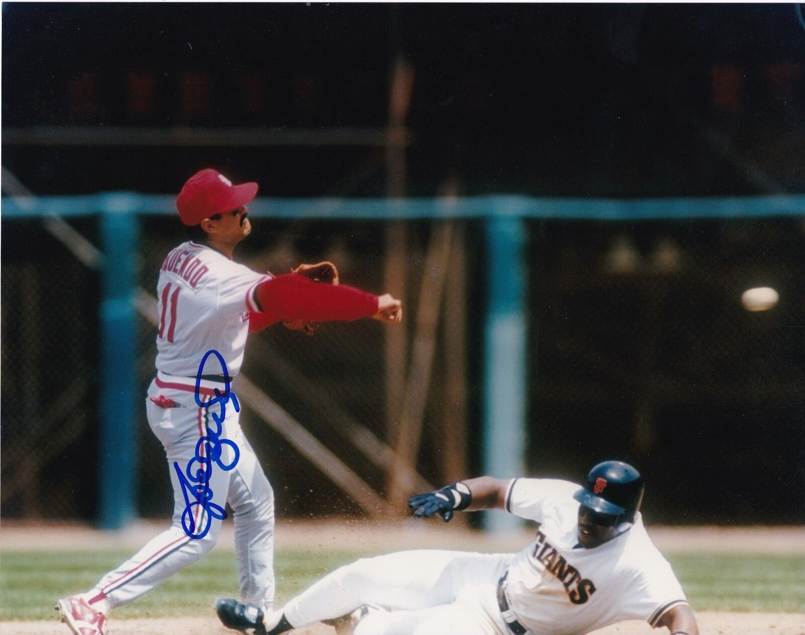 JOSE OQUENDO ST. LOUIS CARDINALS ACTION SIGNED 8x10