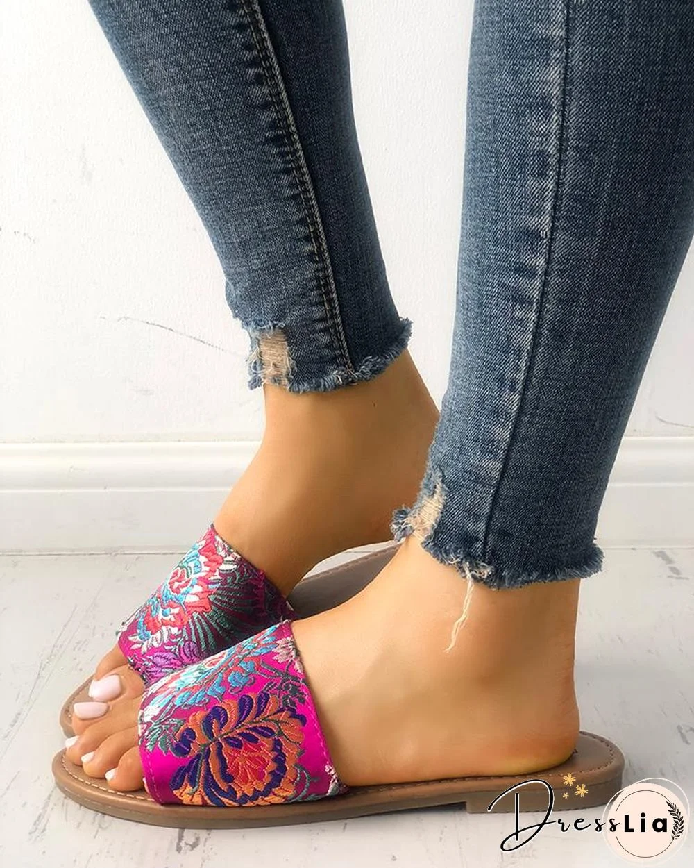 Floral Embroidery Single Strap Open Toe Slipper