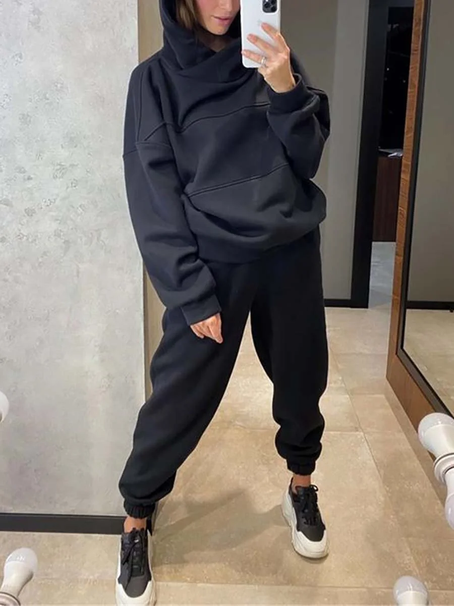 Casual hoodie and sweatpants set