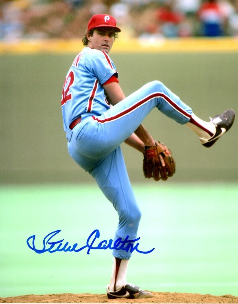 Autographed 8x10 STEVE CARLTON Philadelphia Phillies Photo Poster painting - COA