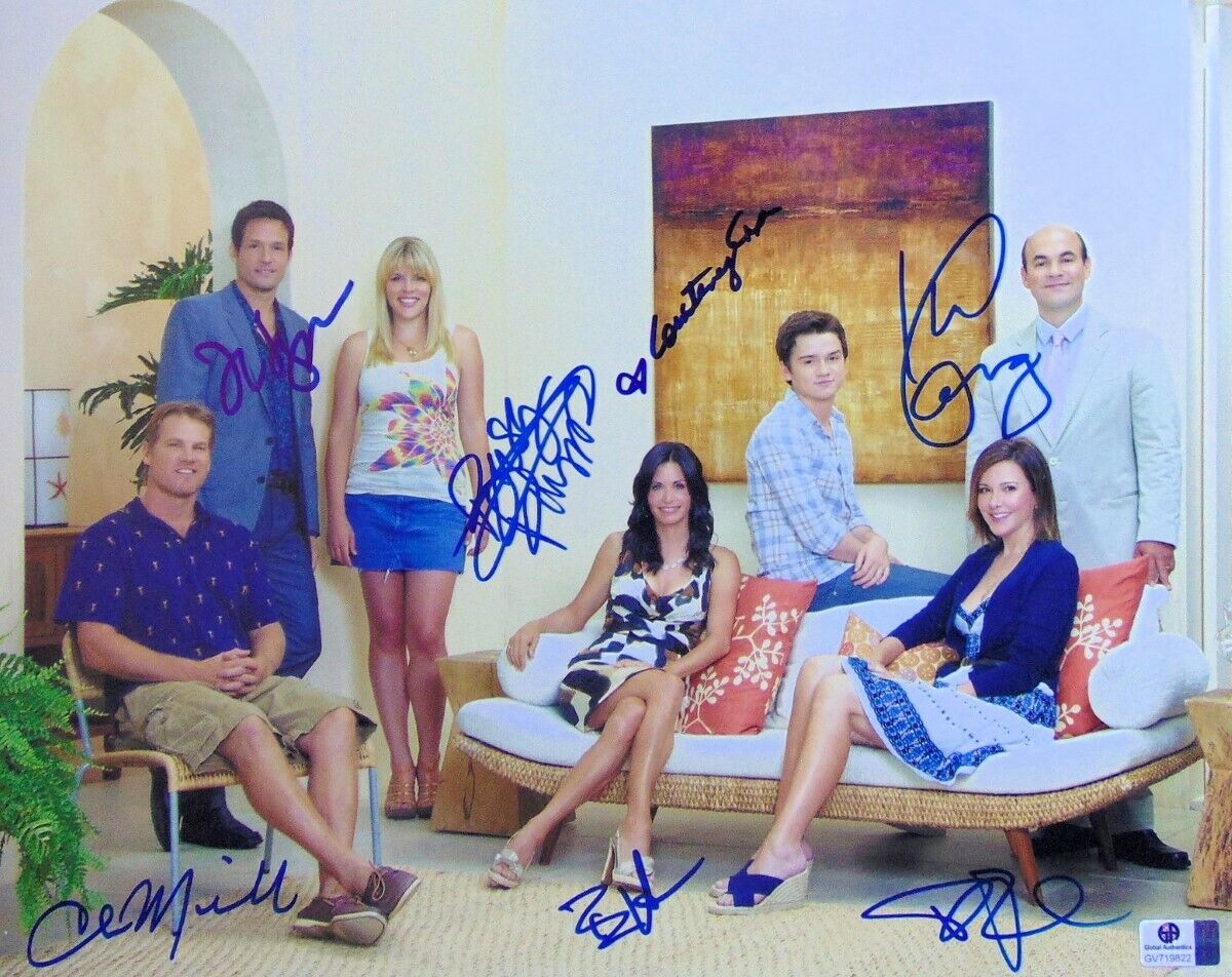 Cougartown Cast Signed Autographed 11X14 Photo Poster painting Courteney Cox Phillips + GV719822