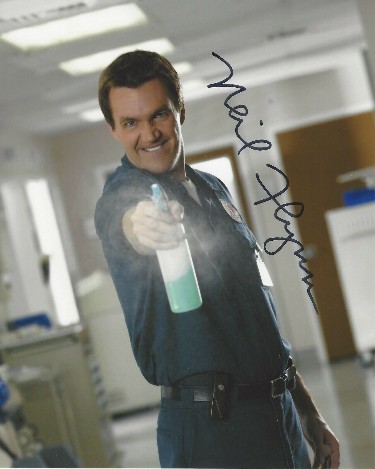 NEIL FLYNN SIGNED AUTHENTIC 'SCRUBS' JANITOR 8x10 Photo Poster painting B w/COA TV SHOW ACTOR