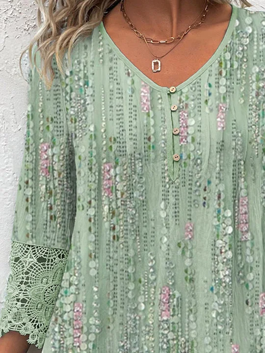 Women's 3/4 Sleeve V-neck Graphic Lace Top