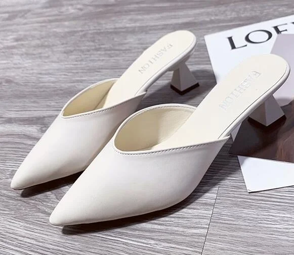 2020 Summer Fashion Women Pointed Toe Slipper Nude White Square Low Heels Outsides Ladies Slides Luxury Brand Beach Mules Shoes
