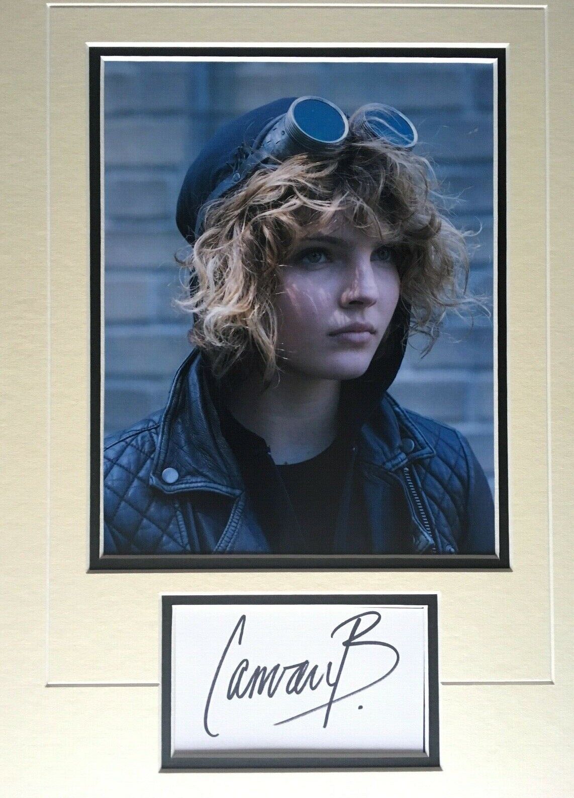 CAMREN BICONDOVA - GOTHAM ACTRESS - CATWOMAN - EXCELLENT SIGNED Photo Poster painting DISPLAY