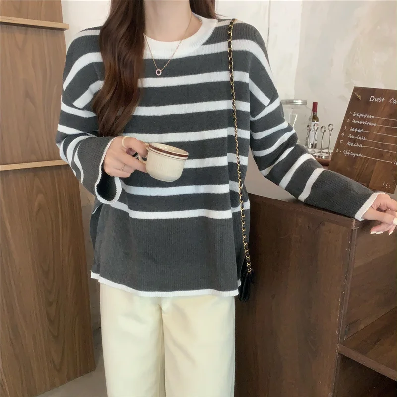 Uveng Uveng Version Of Striped Knitted Women In The Spring Of 2024 New Retro Lazy Wind Wearing Soft Languid Cover Loose Top Tide