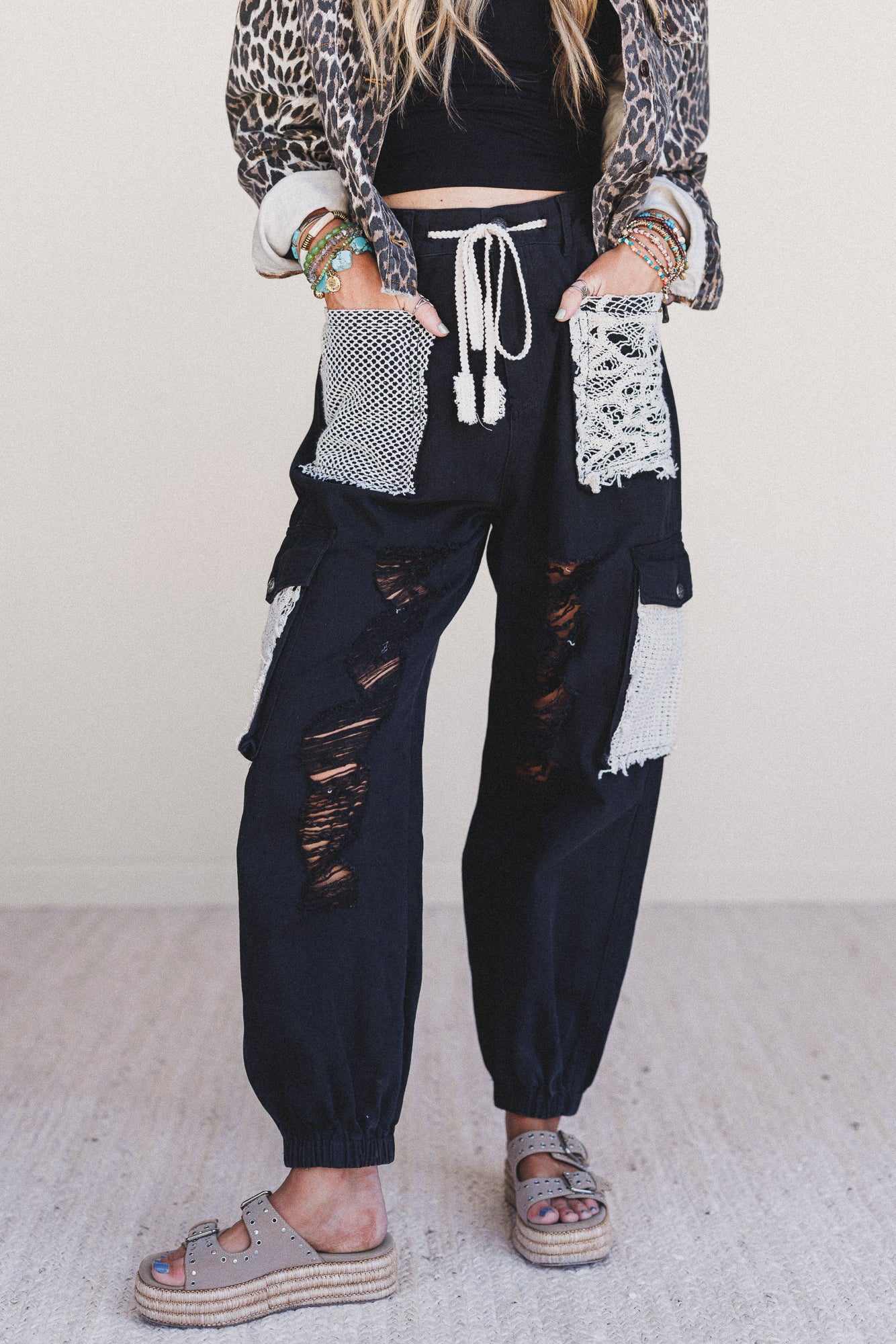 City Sky Distressed Pants - Black
