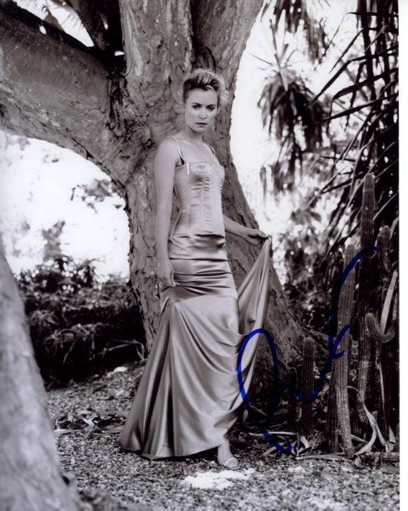 RADHA MITCHELL signed autographed Photo Poster painting