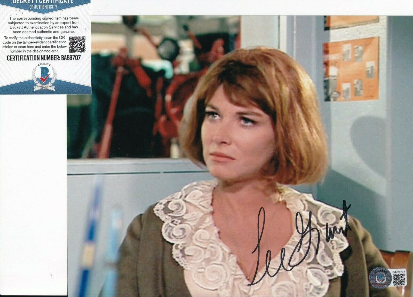 LEE GRANT signed (IN THE HEAT OF THE NIGHT) Movie 8X10 Photo Poster painting BECKETT BAS BA89707