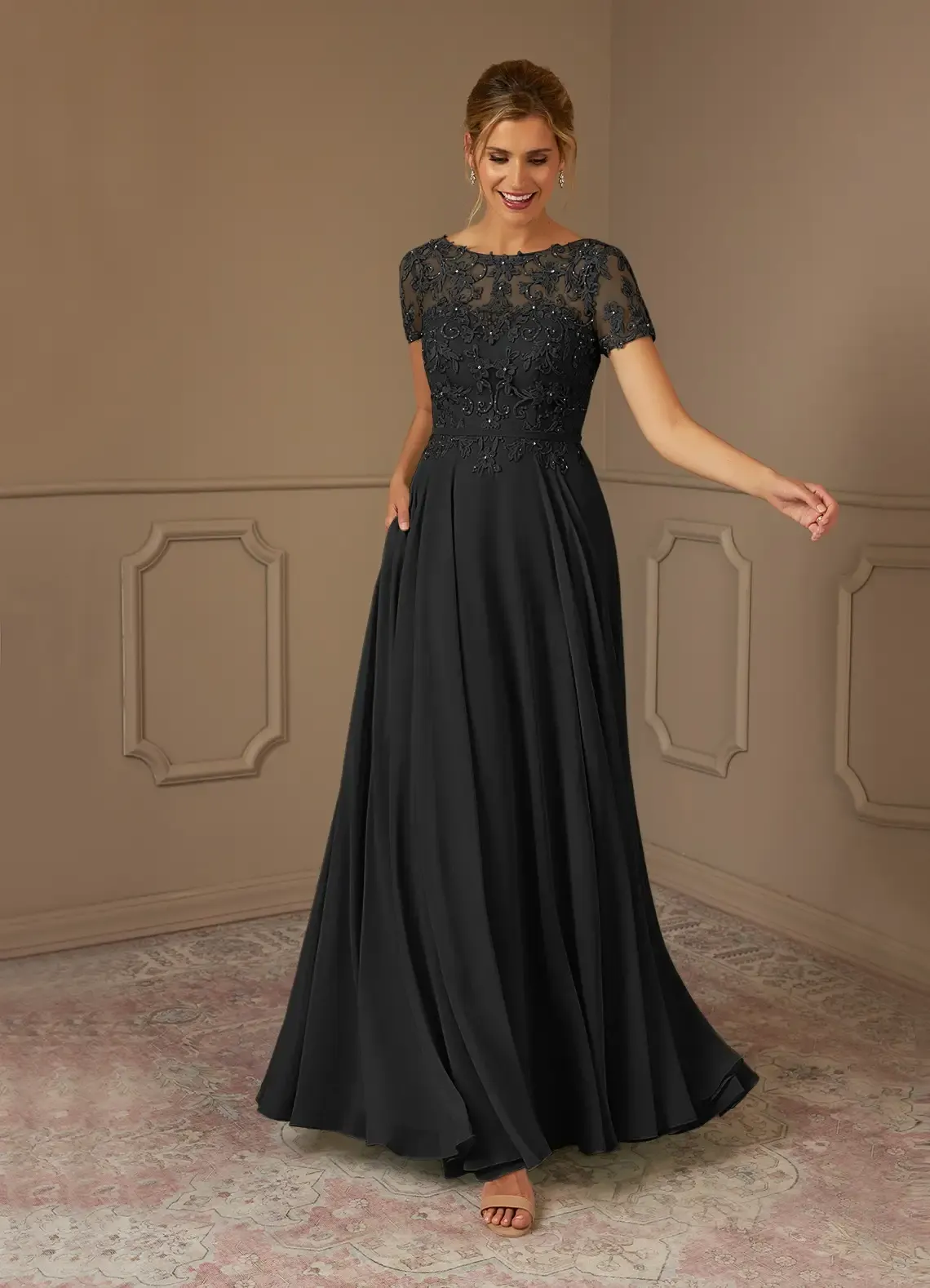 Lussooy Chic Black Chiffon Embroidery Short Sleeves Beaded Scoop Neck Mother of The Bride Dress 