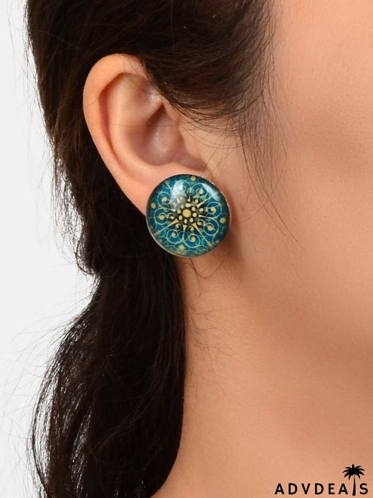 Flower Detail Round Stud Earrings