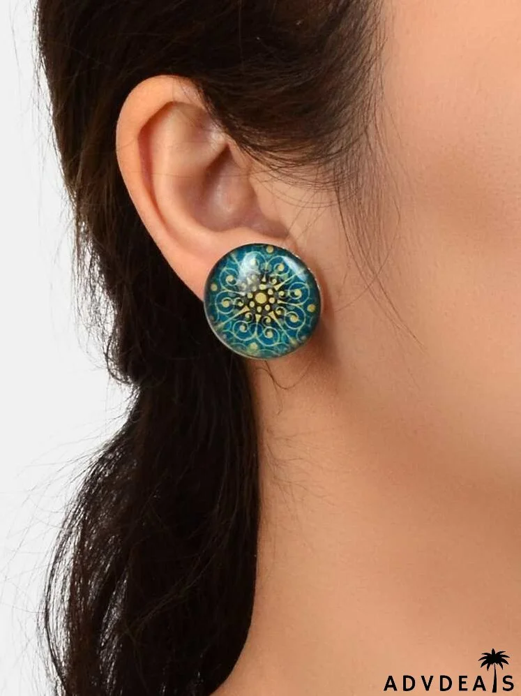 Flower Detail Round Stud Earrings