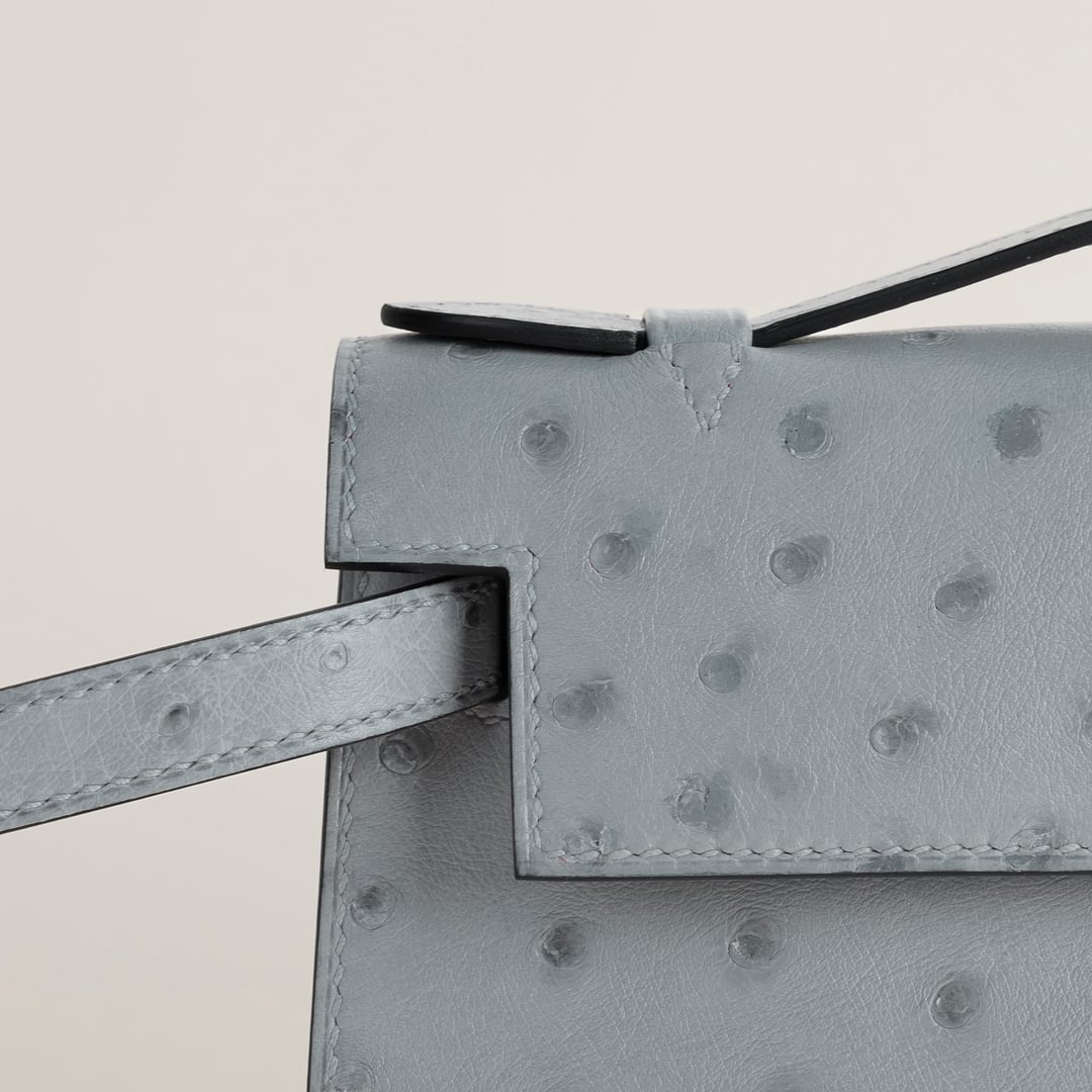 Kelly pochette Ostrich 8U Blue Glacier GHW