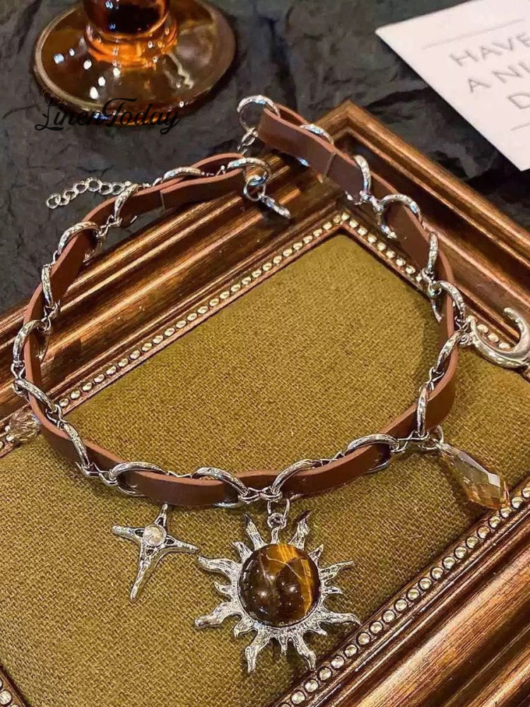 Vintage Sun Pendant Collarbone Necklace Brown / Onesize