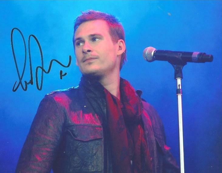 Lee Ryan BOY BAND BLUE autograph, In-Person signed Photo Poster painting