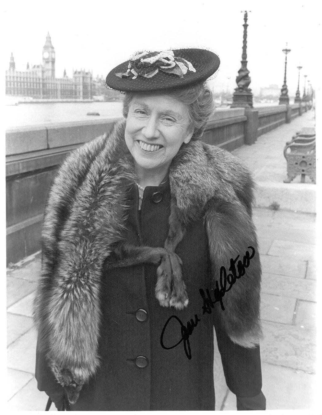 Jean Stapleton Signed Authentic Autographed 7x9 Photo Poster painting (JSA) #E51328