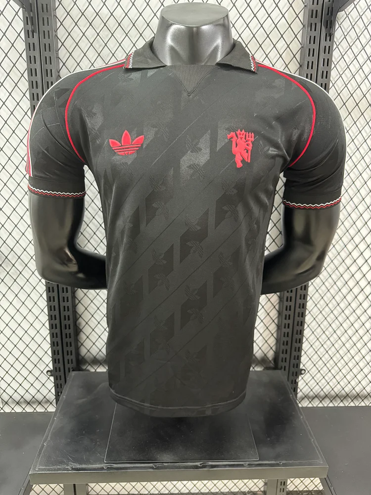 2024-25 Manchester United Retro Shirt - Player Edition