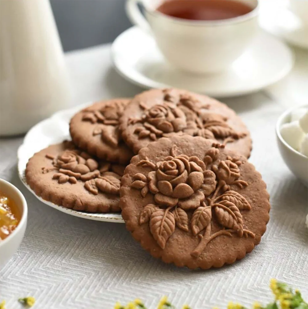 Purexcellent&trade; Exquisite flower household wooden biscuit mold