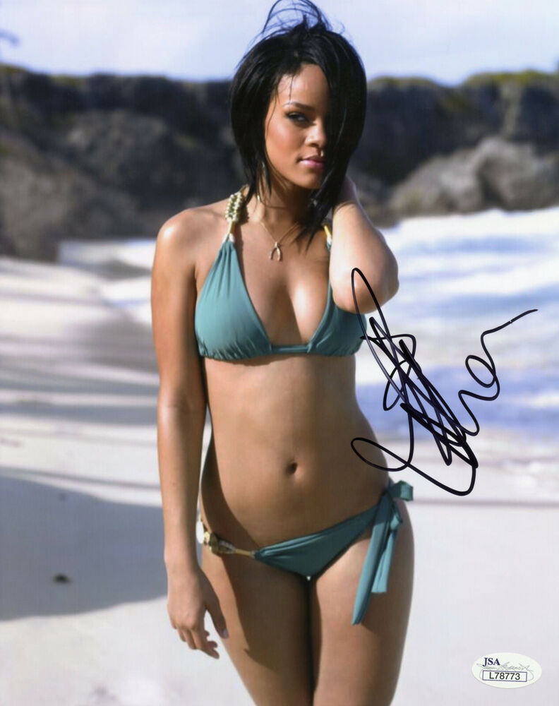 Rihanna Signed  Early Sexy Bikini 8X10 Photo Poster painting Auto Autograph Autographed