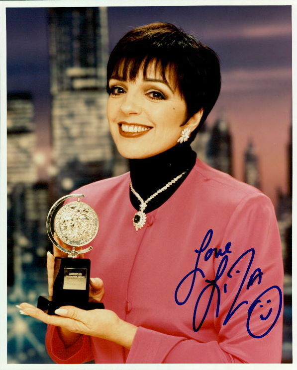 Liza Minnelli signed 8x10 Photo Poster painting In-person