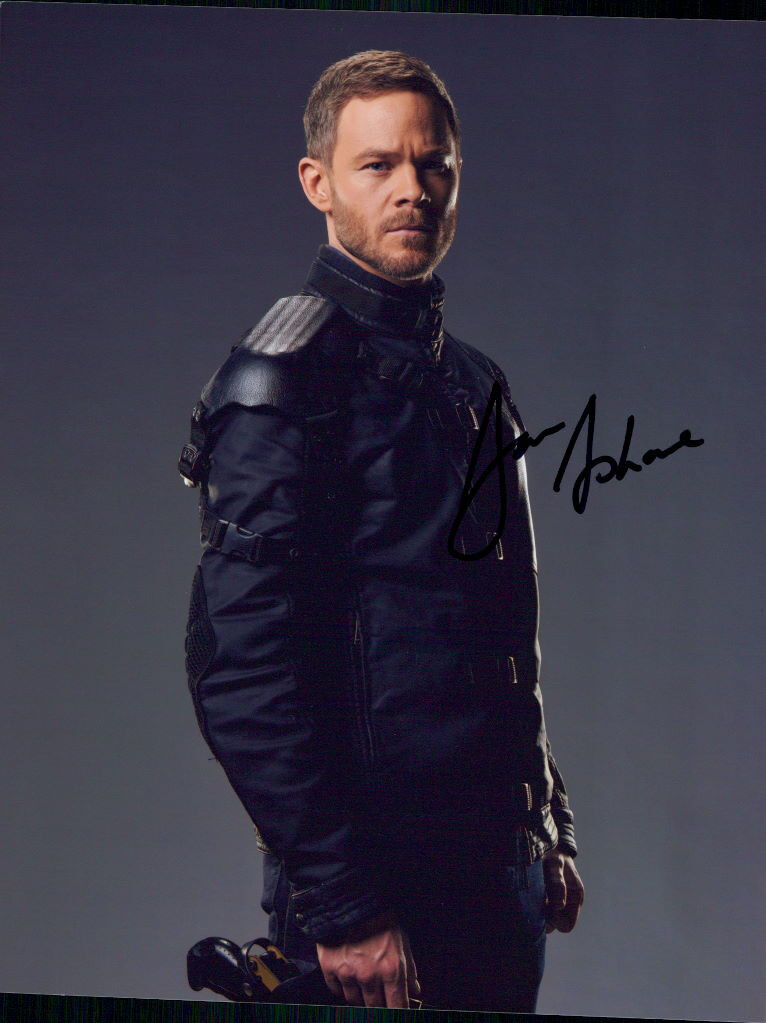 Aaron Ashmore (Killjoys) signed authentic 8x10 Photo Poster painting COA