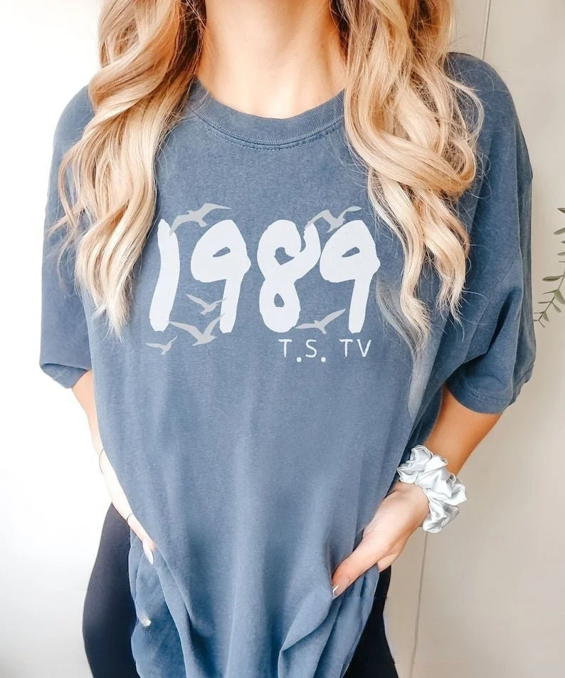 1989 TV Seagulls T-shirt