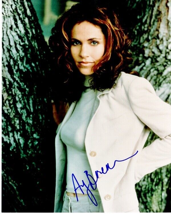 Amy Brenneman Signed - Autographed Judging Amy - Private Practice 8x10 Photo Poster painting