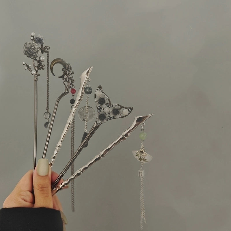 Women's Chinoiserie Retro Flower Butterfly Fish Tail Alloy Tassel Inlay Pearl Hairpin