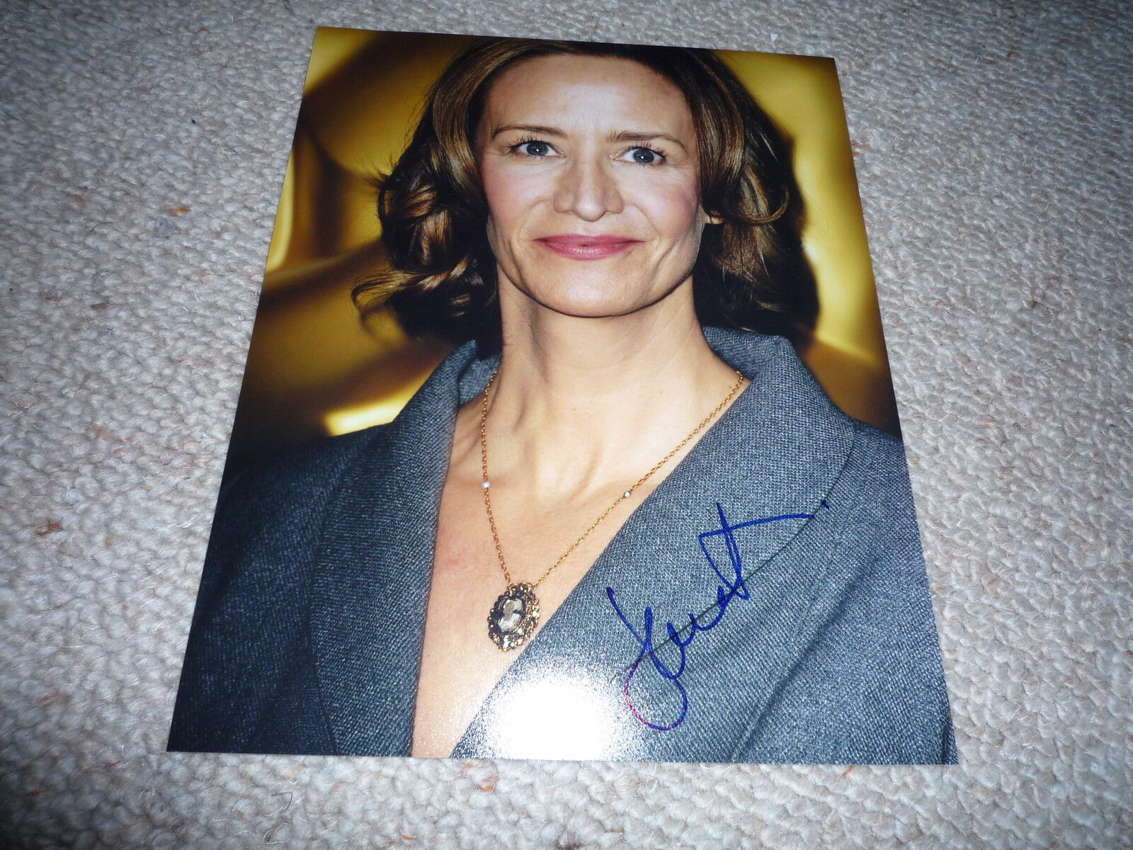 JANET MCTEER signed autograph In Person 8x10 ( 20x25 cm)