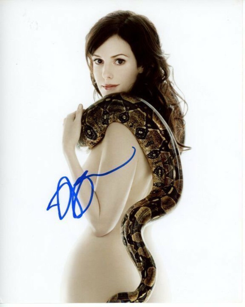 Mary-louise parker signed autographed sexy snake weeds Photo Poster painting