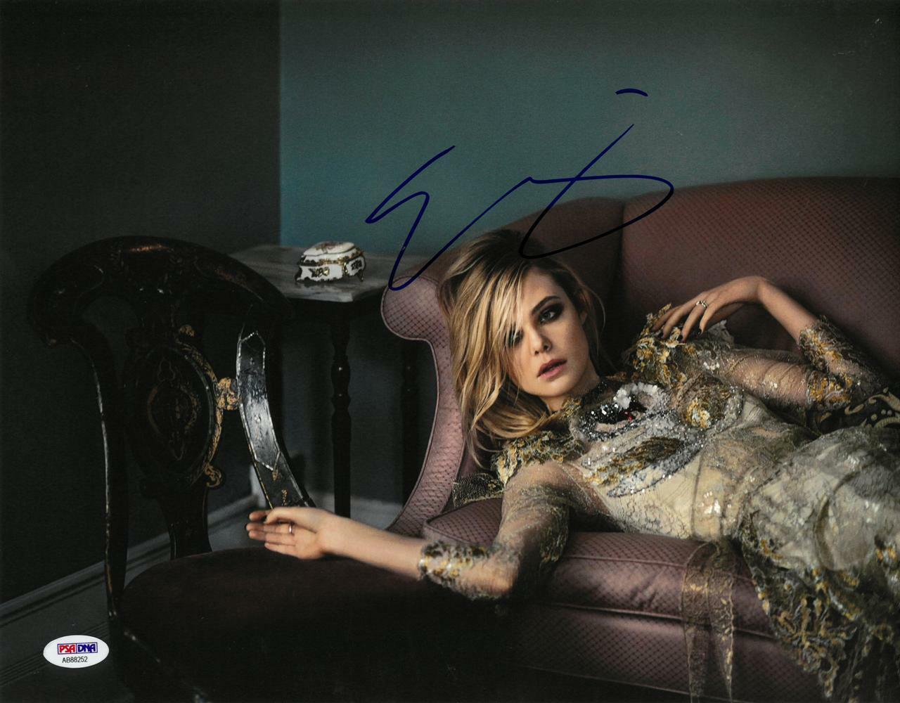 Elle Fanning Signed Authentic Autographed 11x14 Photo Poster painting PSA/DNA #AB88252