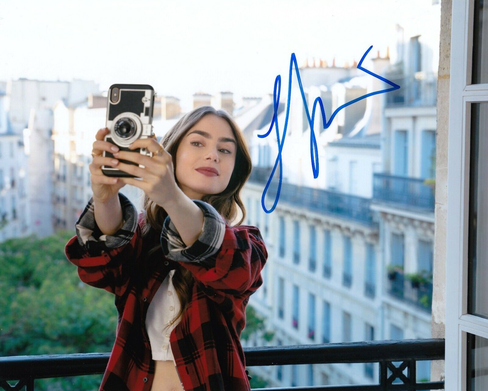 Lily COLLINS - Emily in Paris - SIGNED 10x8 Autograph Photo Poster painting COA