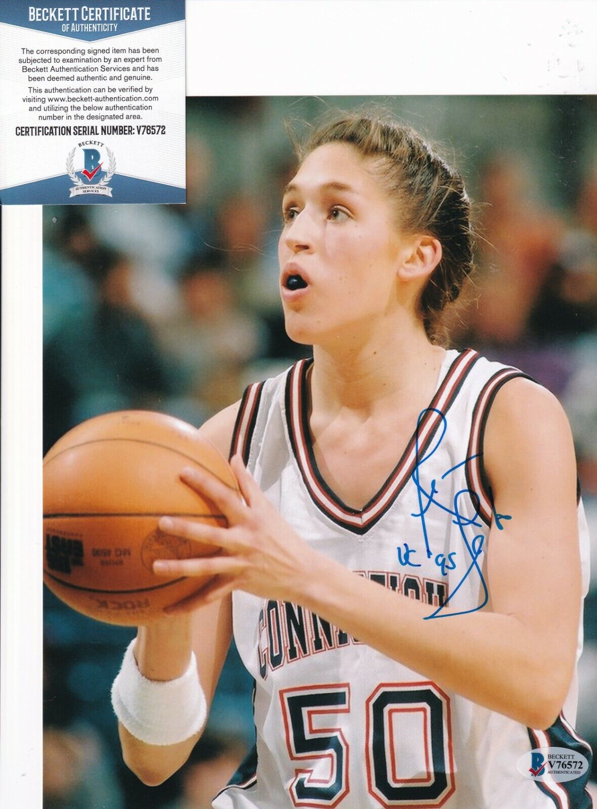 REBECCA LOBO signed (U-CONN HUSKIES) basketball 8X10 Photo Poster painting BECKETT BAS V76572