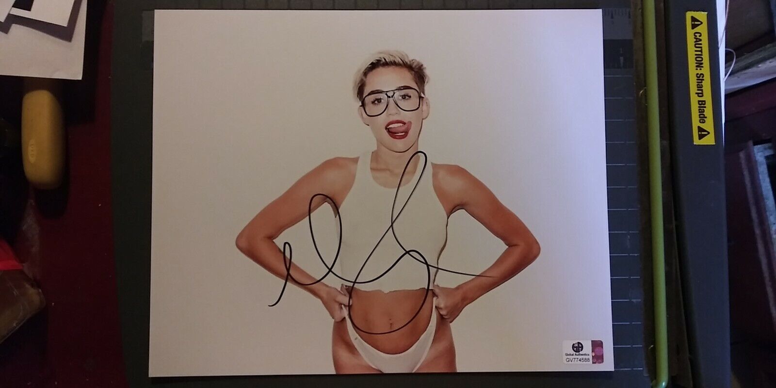 Miley Cyrus signed 8x10 COA GAI