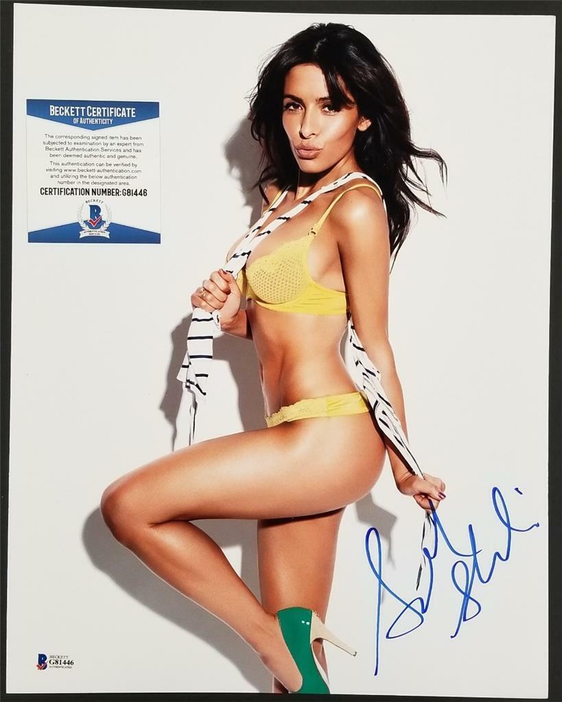 Actress Sarah Shahi signed 11x14 Photo Poster painting Person of Interest (A) ~ Beckett BAS COA