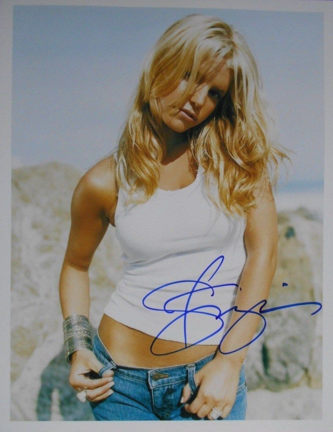 JESSICA SIMPSON SCREAMS SEXY - HAND SIGNED - NICE Photo Poster painting 8X10