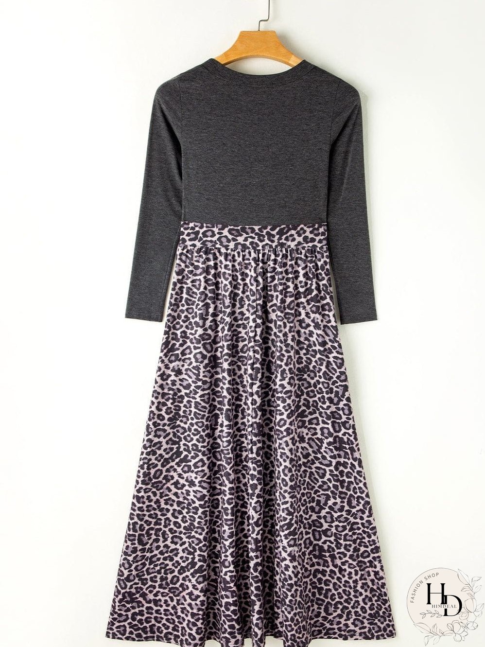 Leopard Print Maxi Dress with Fitted Bodice and Long Sleeves