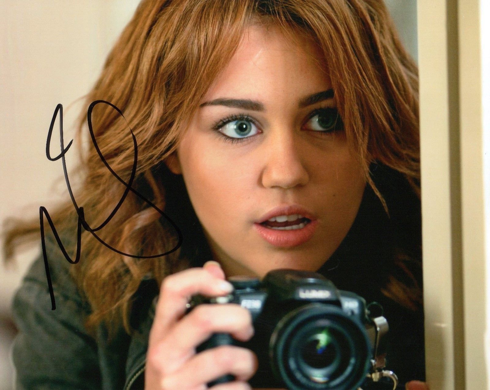 MILEY CYRUS AUTOGRAPHED SIGNED A4 PP POSTER Photo Poster painting PRINT 12